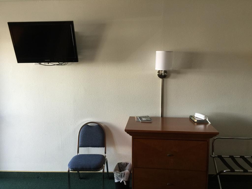 Avanti Motel Rapid City Room photo